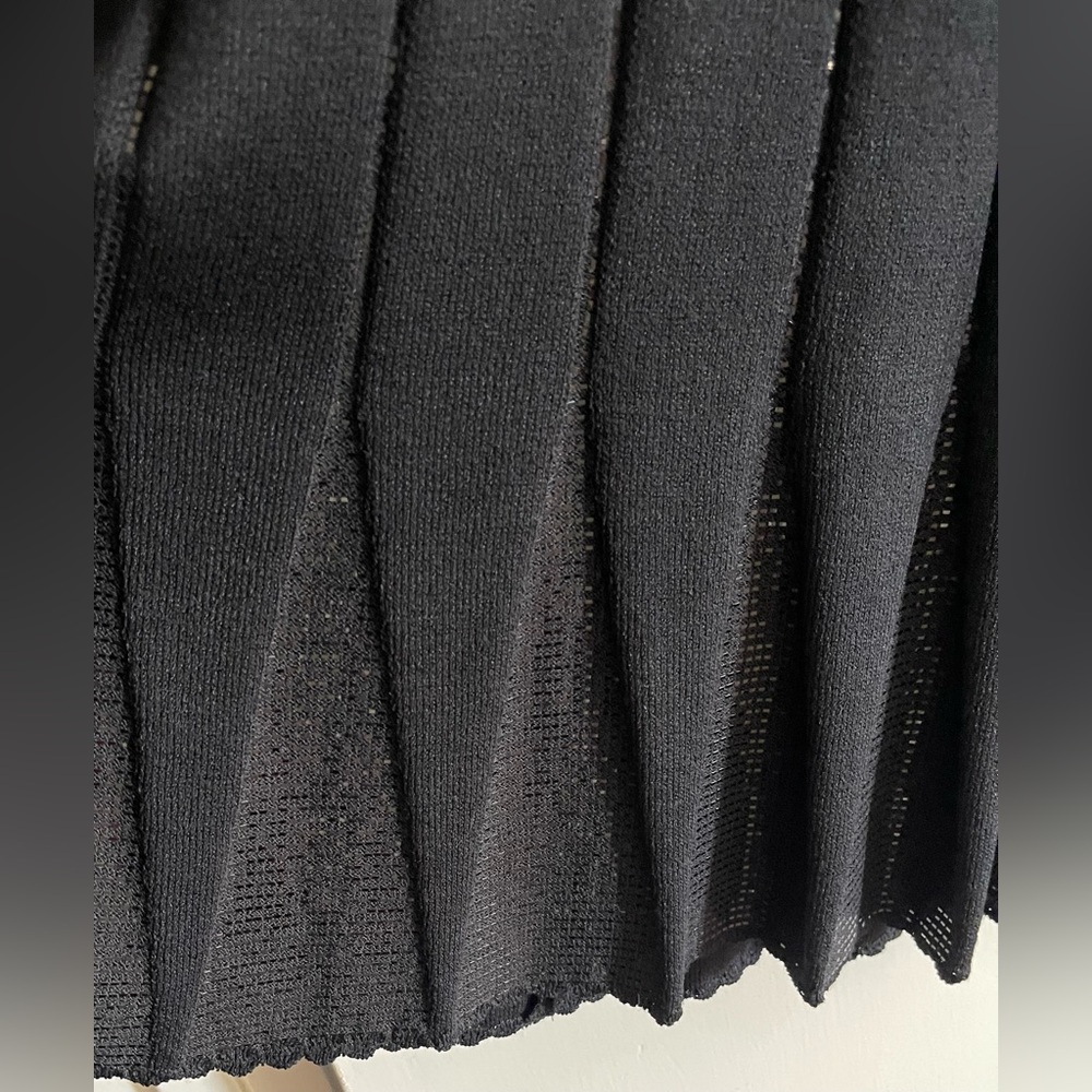 St. John Evening Scoop Neck Black Dress. Size 8 - Picture 5 of 8